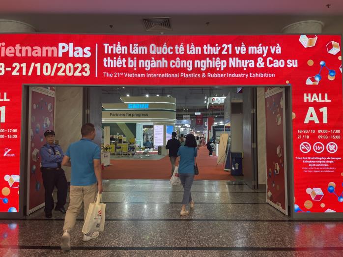 云浮鴻志新材人打卡越南橡塑展會 云浮鴻志新材人打卡越南橡塑展會